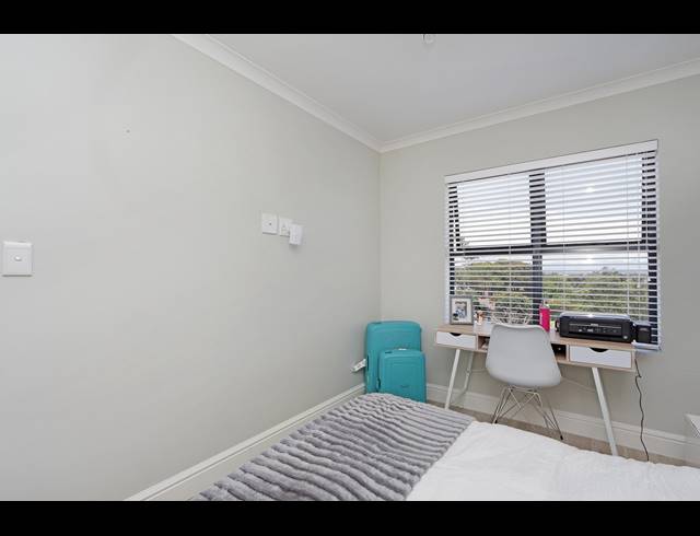 2 BEDROOM APARTMENT RENTED IN KENILWORTH